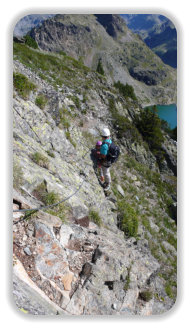 via ferrata des lacs Robert avec en arrière plan le lac