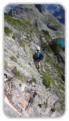 via ferrata des lacs Robert avec en arrière plan le lac