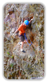 via ferratiste sur la via ferrata des 3 Fontaines