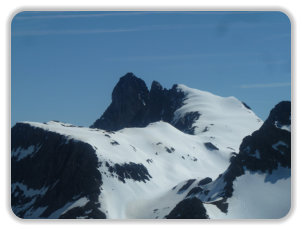 de gauche à droite : le Grand Pic, le Pic Central, la Croix de Belledonne