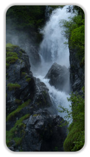 eaux tumultueuses de la cascade de l'Oursière