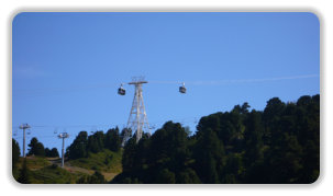 ancien téléphérique de Chamrousse et un de ses grands pylones