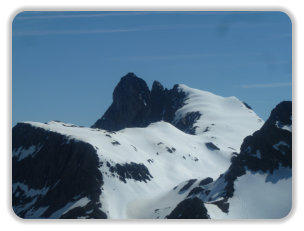 de gauche à droite : le Grand Pic, le Pic Central, la Croix de Belledonne