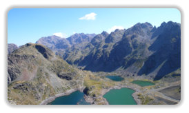 vue sur les lacs Robert depuis la via ferrata